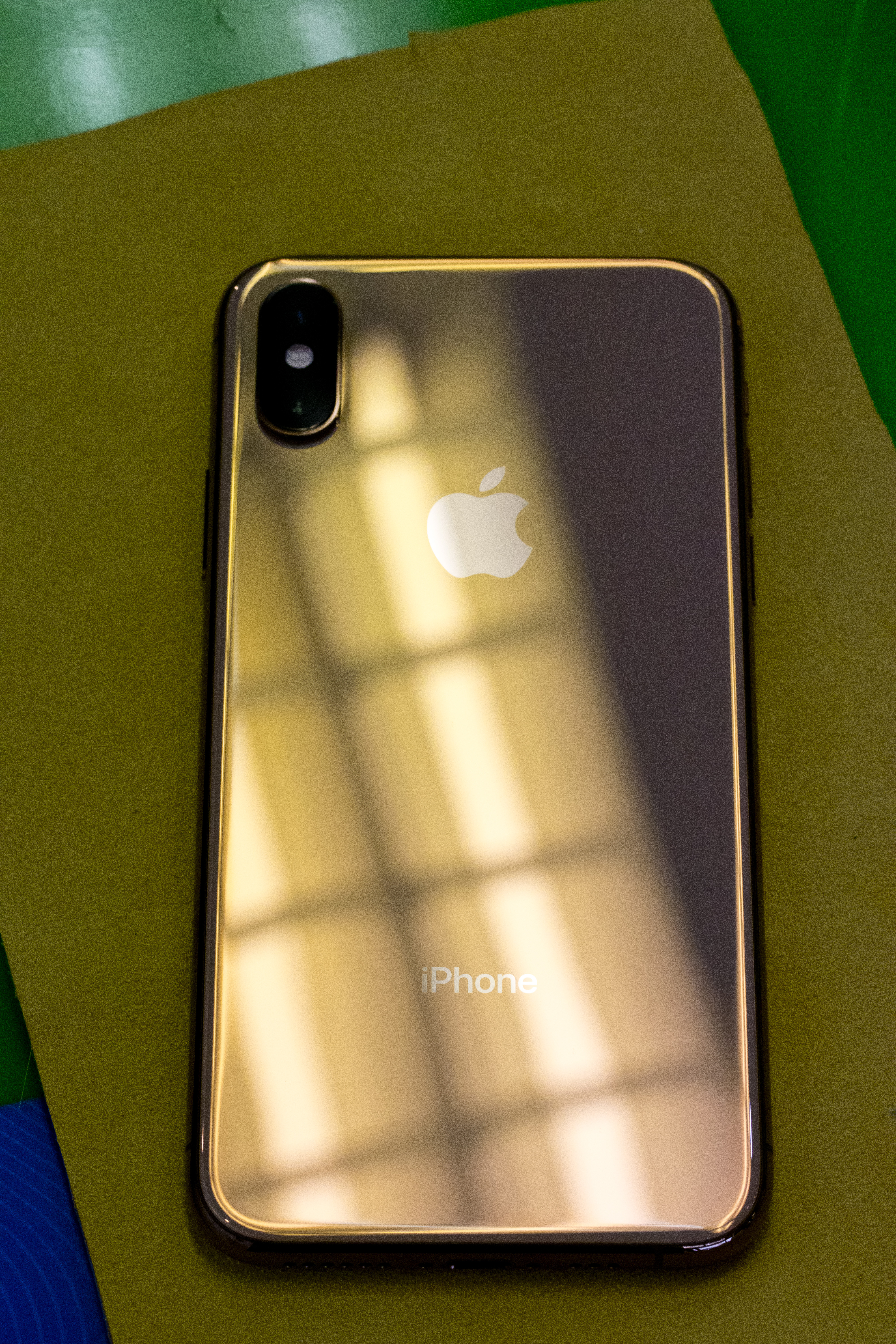 塗るガラス、硬度9Hスマホエステ施工。スマホエステ3500円→3000円。iPhone修理、500円引き。バッテリ交換3700円→3200円~。