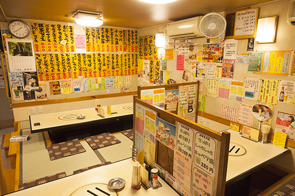 昼はラーメン食堂　夜は焼肉居酒屋　ここがつばめや